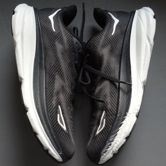 SIZE 8.5. HOKA One One Clifton 9 athletic sneakers shoes. - Picture 14 of 16